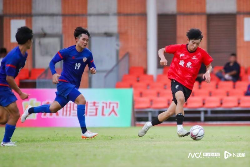 精英足球赛, 年足球的标